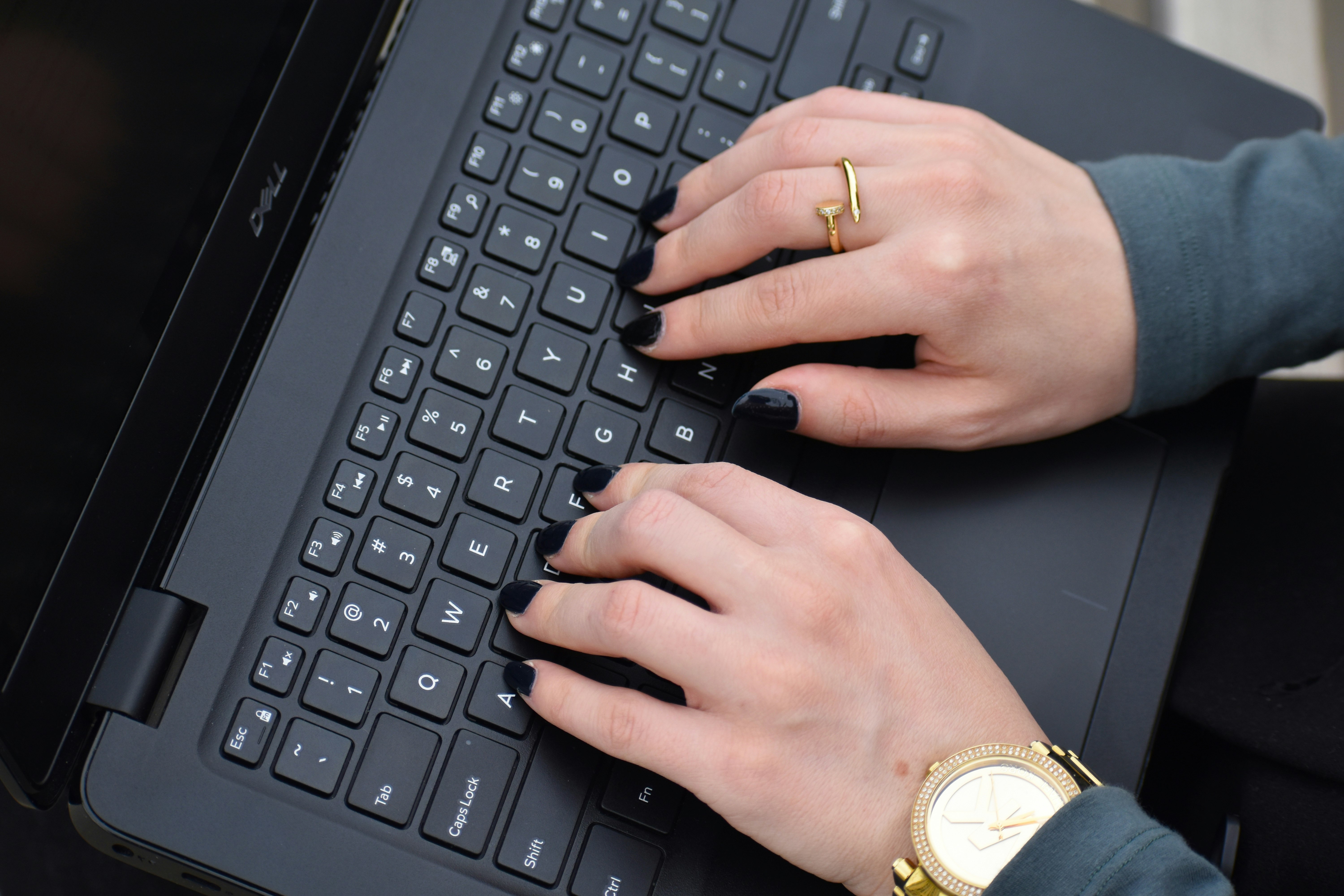 Businesswoman typing on a keyboard